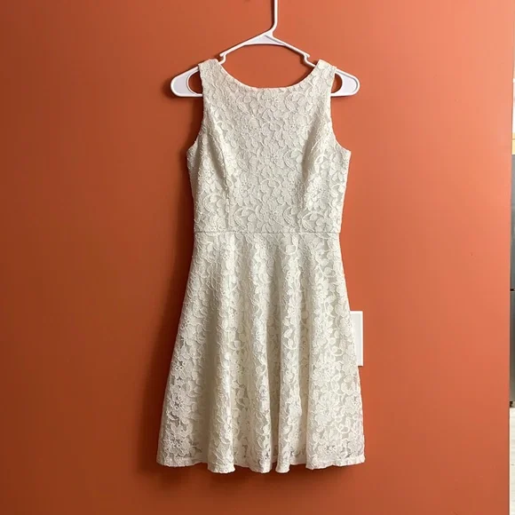 chinese dress ladies SPEECHLESS Womens Ivory Lace Mesh-inset Sleeveless Tie Neck Short Part –  Bobbi + Bricka